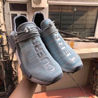 GIÀY HUMAN RACE