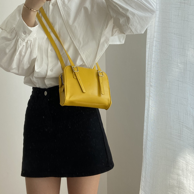 Túi đeo chéo thiết kế thời trang dành cho nữ