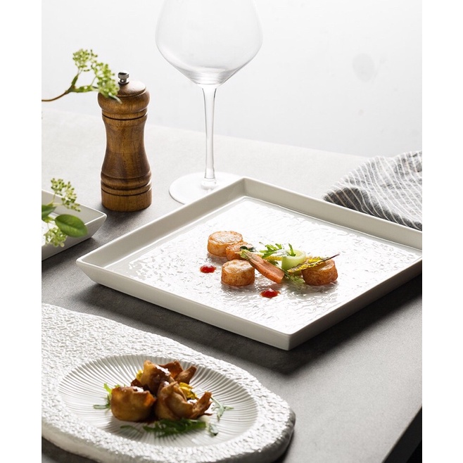 Đĩa Âu nhăn sushi và đĩa phẳng dùng bit tết , mỳ Ý phong cách phương Tây
