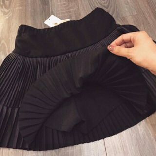 Chân váy xếp ly tầng