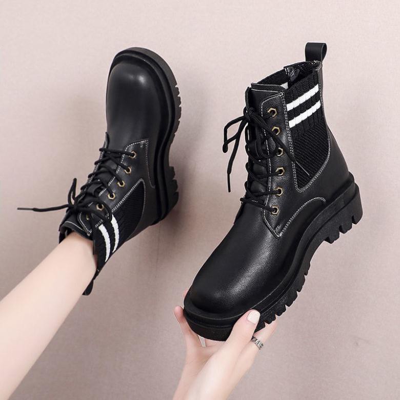 Giày bốt cổ thấp Martin cho nữ, boots cổ thấp có dây màu đen cổ tròn phối len | BigBuy360 - bigbuy360.vn