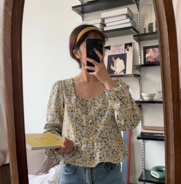 Áo cổ vuông hoa nhí