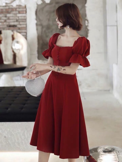 #DRESSLOVE 💋 Noel tới Tết cận kề là lúc những mẫu đầm đỏ lên ngôi 🥳🥳 Nhà em cũng kịp về mẫu đầm đỏ xinh xinh