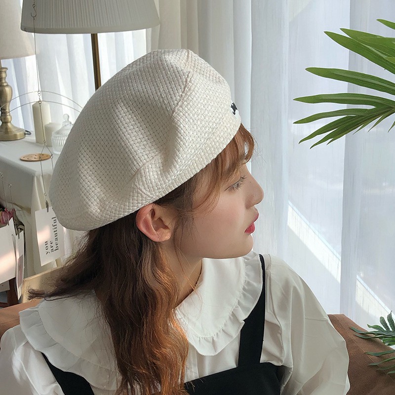 Beret hat with checkered and vintage style letters for women