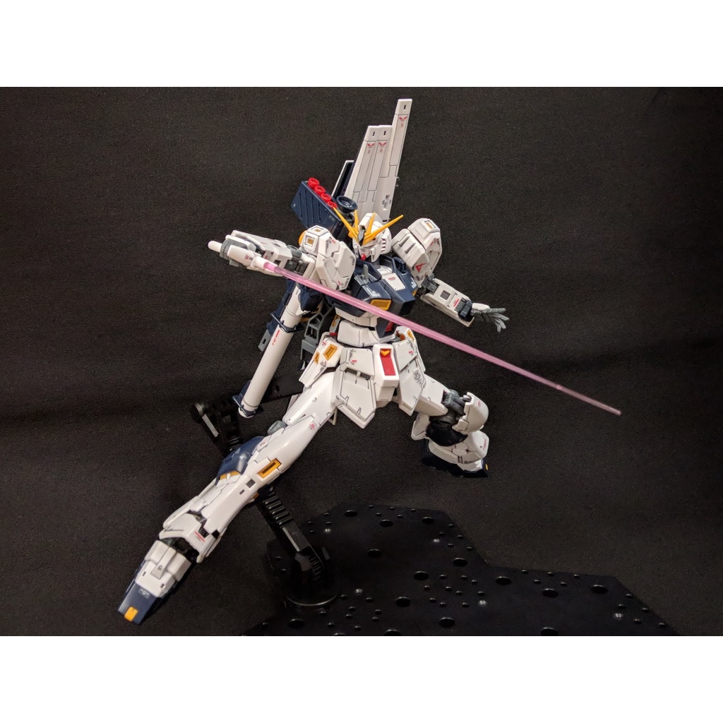 Mô hình RG 1/144 Nu Rx-93 V Gundam