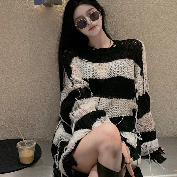 Áo len lưới sọc kẻ đen trắng phong cách cá tính thời trang Becky