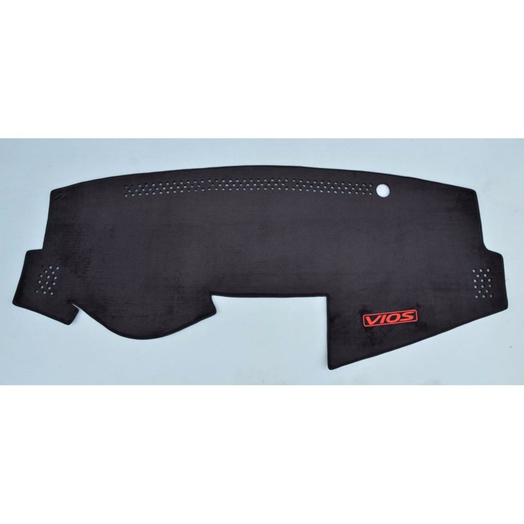 Thảm taplo nhung lông cừu xe Vios đời 2007 đến 2023 màu đen đế có chống trượt , chống nắng tốt