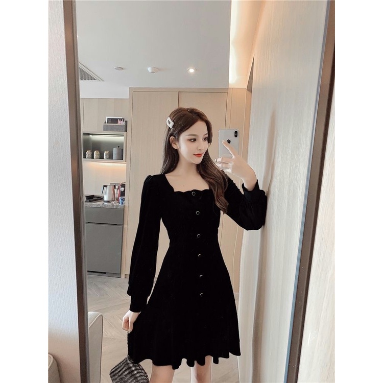 Đầm nhung đen tay dài cổ vuông thời trang thu đông 2021