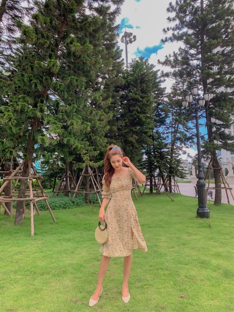 Váy xẻ hoa nhí Roselyn Silla Dress | BigBuy360 - bigbuy360.vn