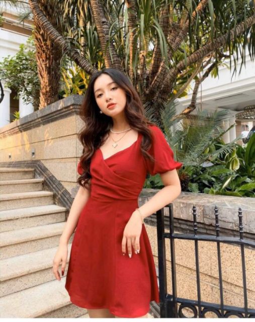 Đầm đỏ cổ đắp chéo hở lưng