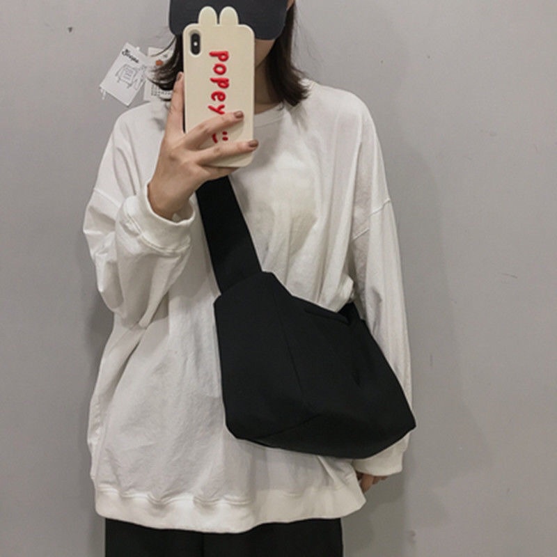 [TẶNG KÈM HUY HIỆU] Túi Đeo Chéo Màu Đen Ngăn Rộng Vải Canvas Unisex, túi đựng đồ style Ulzzang Quinnie Store MS7500