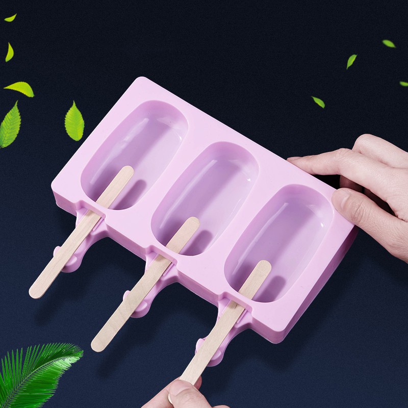 Khuôn làm kem hoạt hình 3 ngăn chất liệu silicone kèm que gỗ (SM03) bibi90