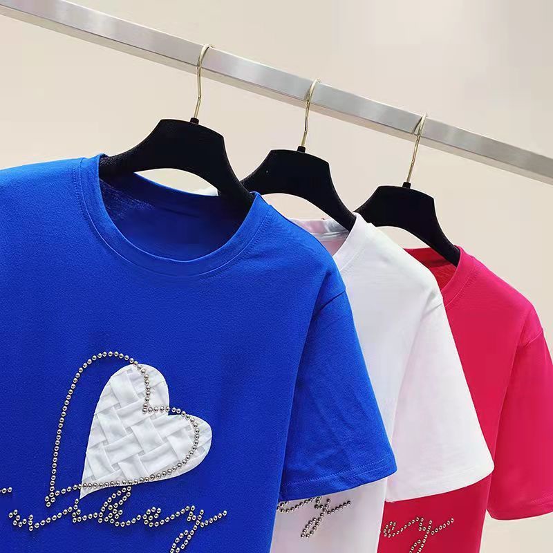 Áo thun form rộng ngắn tay cổ tròn đính hạt hình trái tim Châu Âu cảm giác Hàn Quốc