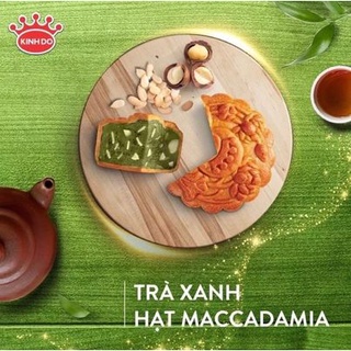 Bánh trung thu trà xanh hạt Maccadamia kinh đô