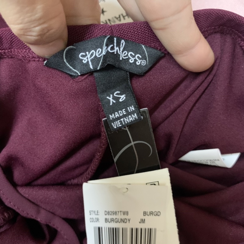 Đầm body speechless