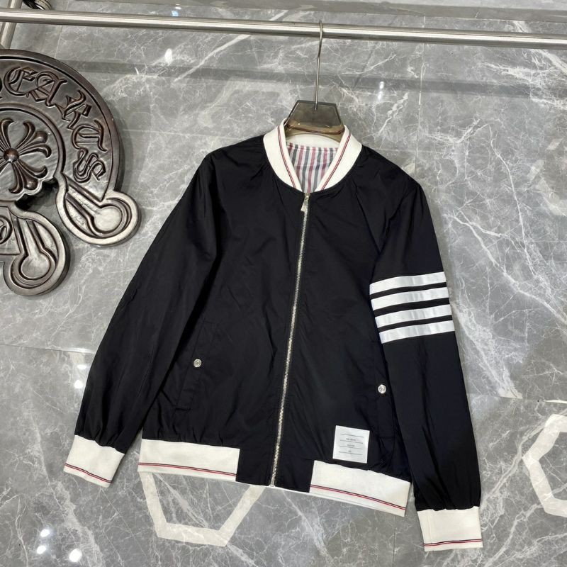 Áo khoác hai lớp nam Thom Browne Mặt sau là họa tiết cá voi cổ điển TB