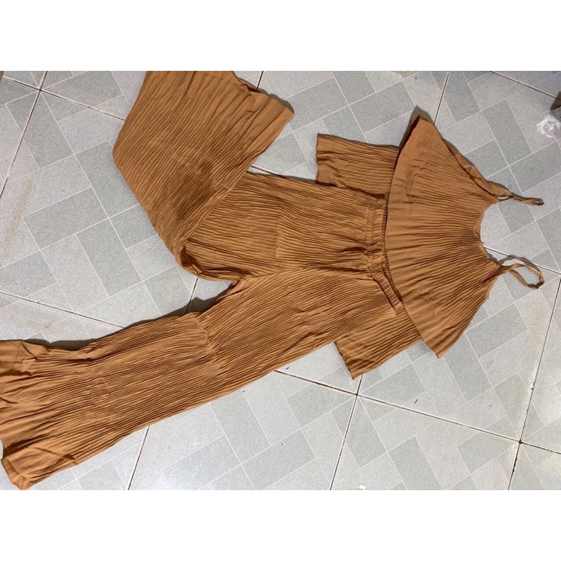 Quần áo đồng giá 100k