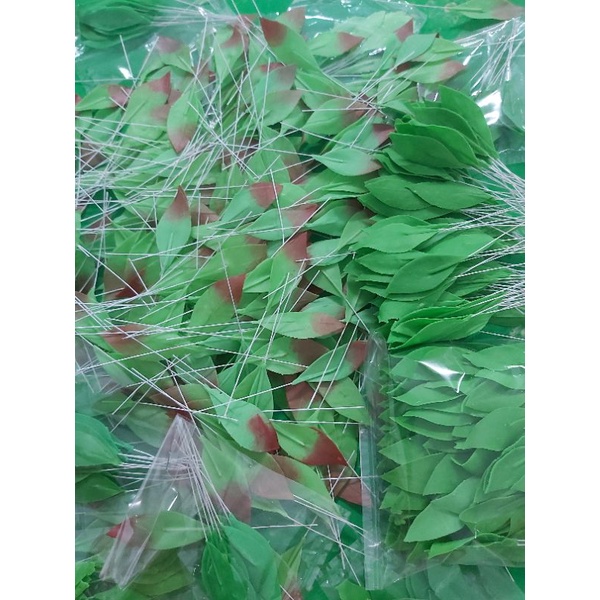 Lá Mai non. lá đào làm từ đất sét Thái