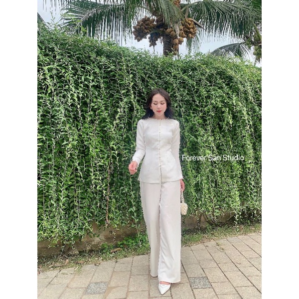 Bộ bà ba trắng