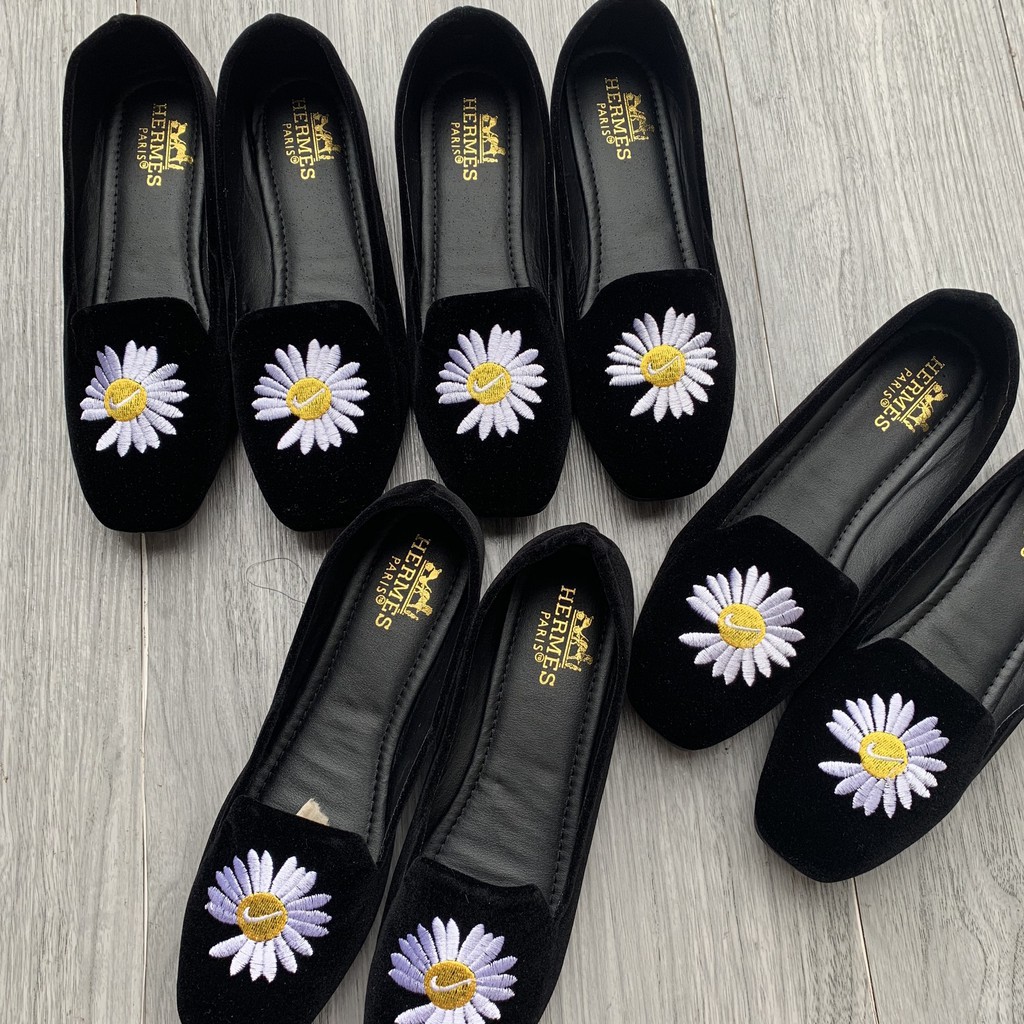 Giày nữ búp bê đế bệt thêu hoa cúc xinh xắn đi êm chân giá rẻ | BigBuy360 - bigbuy360.vn