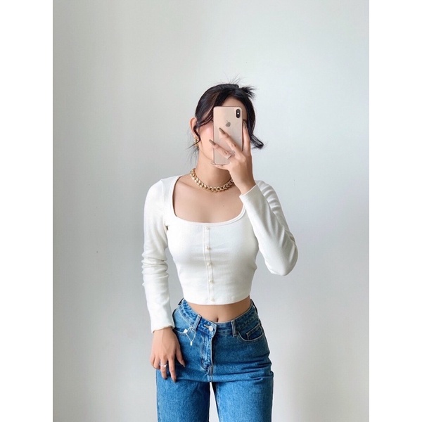 Áo Cổ Vuông Tay Dài Nút Ngọc Basic