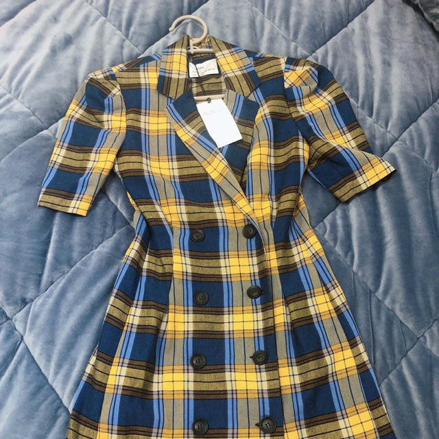 Đầm caro cổ vest