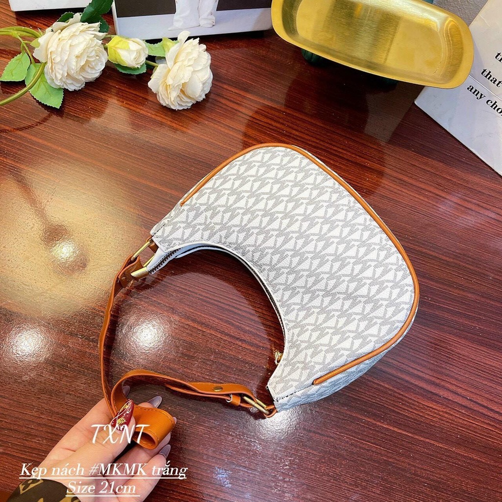 Túi kẹp nách , túi đeo vai họa tiết MK viền nâu siêu đẹp DT 056