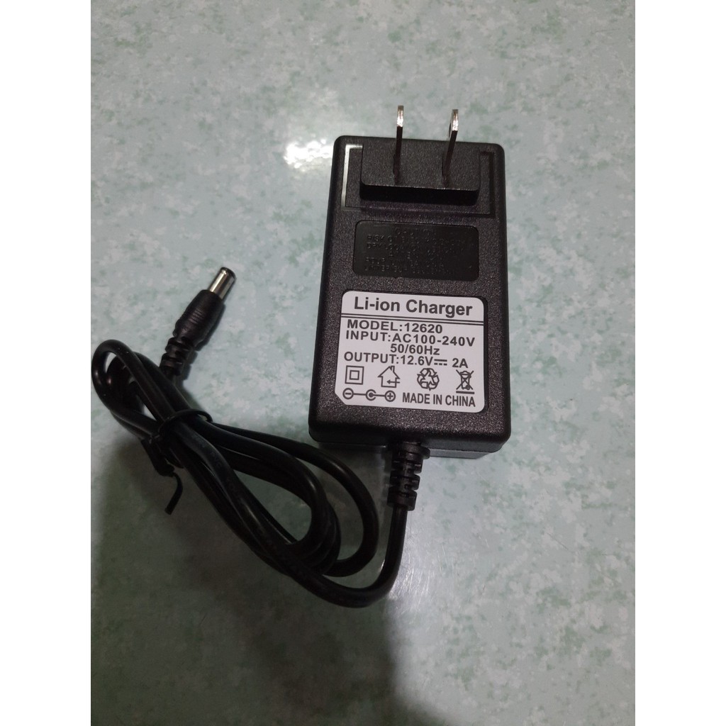 SẠC PIN 12V LOẠI 2A DÙNG CHO CÁC DÒNG PIN MÁY KHOAN