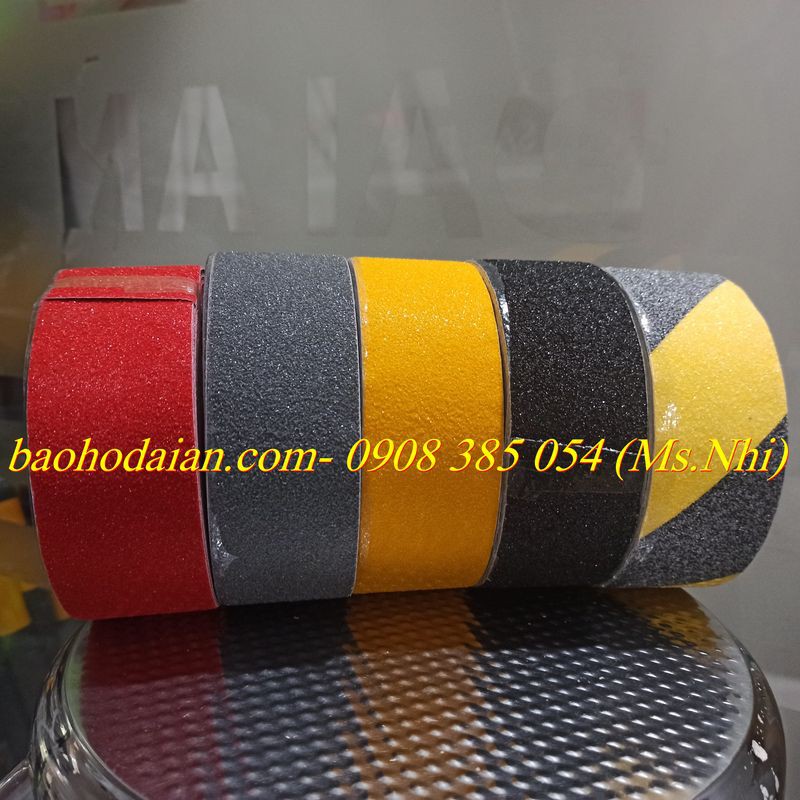 Băng keo dán nền chống trơn trượt Usafety bản 5cm dài 5m, nhiều màu sắc- Hình thật