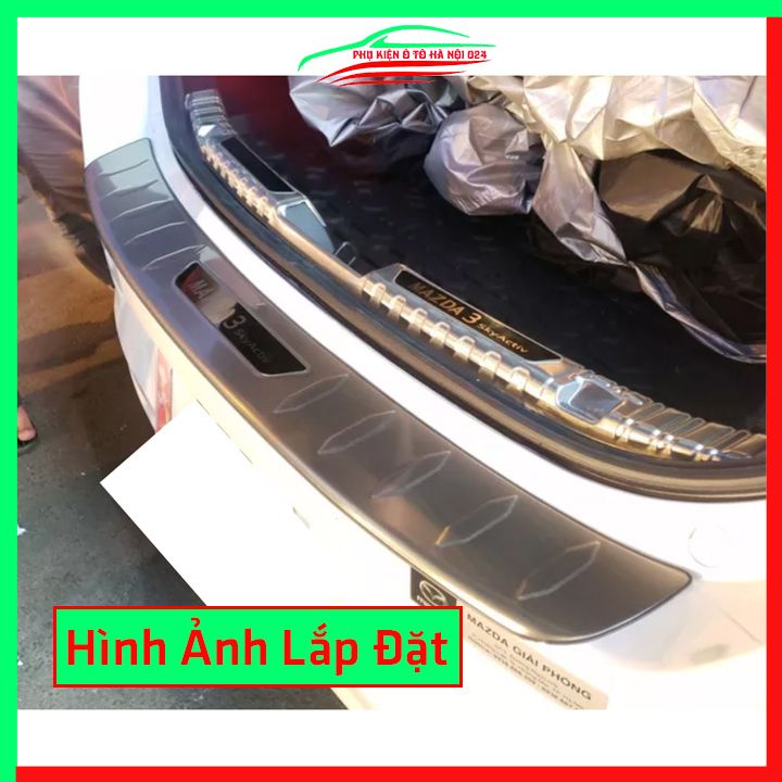 Ốp chống trầy cốp MAZDA 3 2020-2022 inox sáng bóng