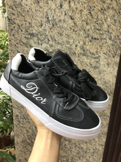 Giày nữ đơn giản sale 40k