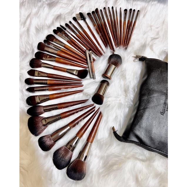 Bộ cọ MAKEUP FOREVER 37 cây tặng bao da