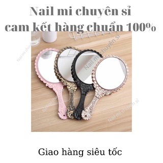 Gương soi thần thánh