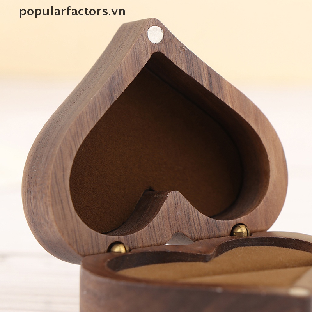 Hộp Đựng Nhẫn Cưới Hình Trái Tim Bằng Gỗ Ốp