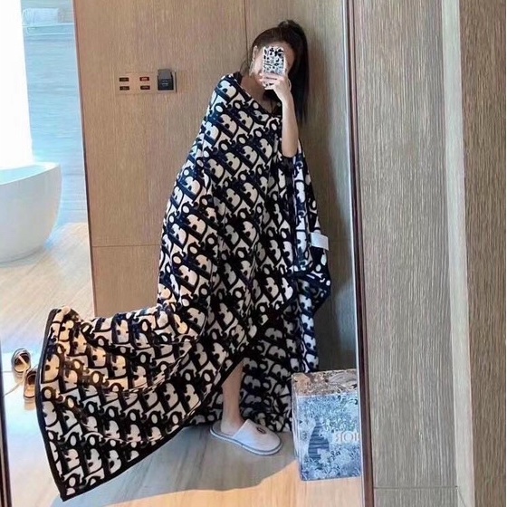 Chăn Lông Tuyết Nhập Khẩu Kích Thước 1m5 x 2m - Siêu Thị Chăn Ga Gối