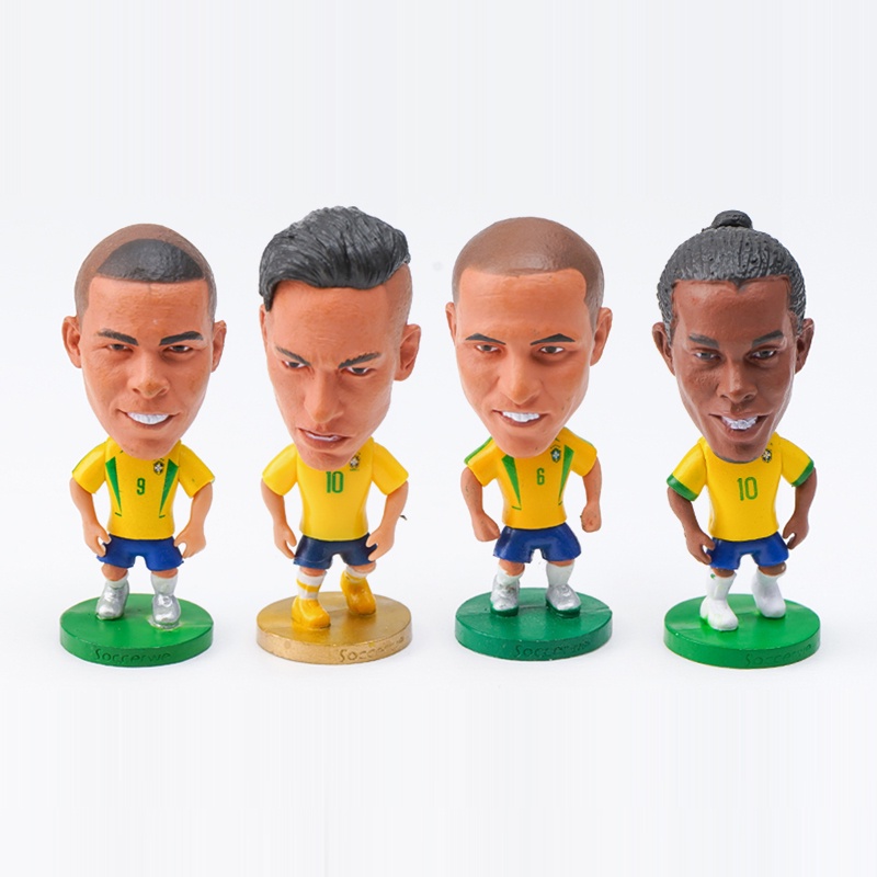 Mô hình cầu thủ bóng đá Brazil, món quà cho một người bạn