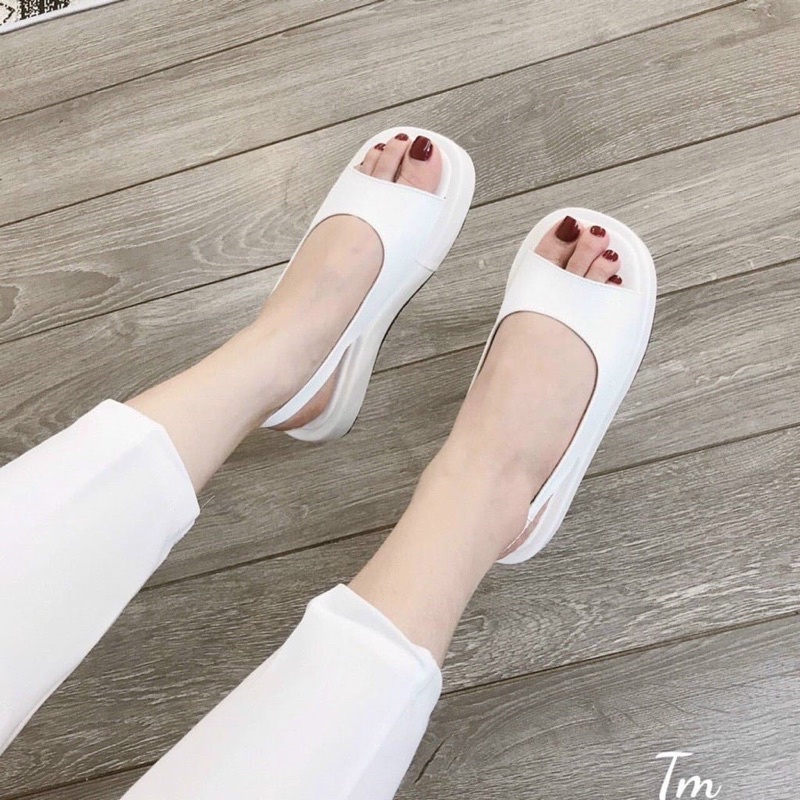 Sandal bánh mì quai sau