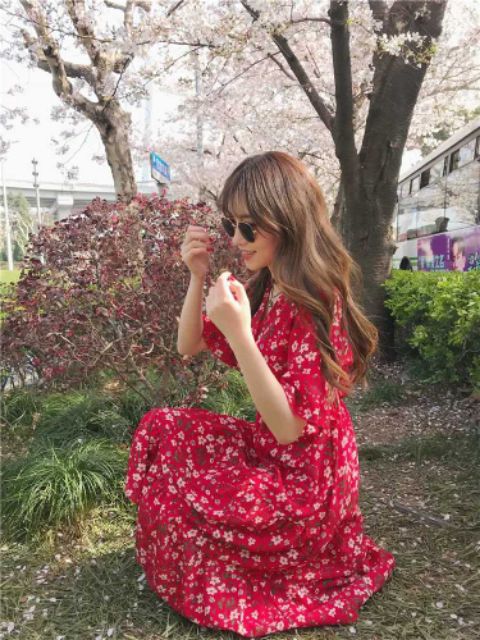 Váy hoa nhí đuôi cá tay lỡ cổ V có sẵn | BigBuy360 - bigbuy360.vn