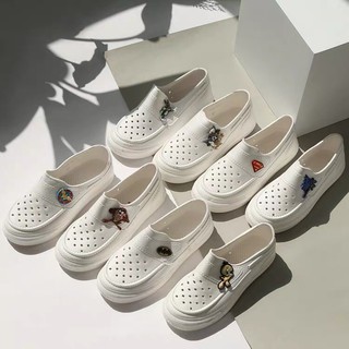 GIÀY NHỰA ĐỤC LỖ CHO BÉ