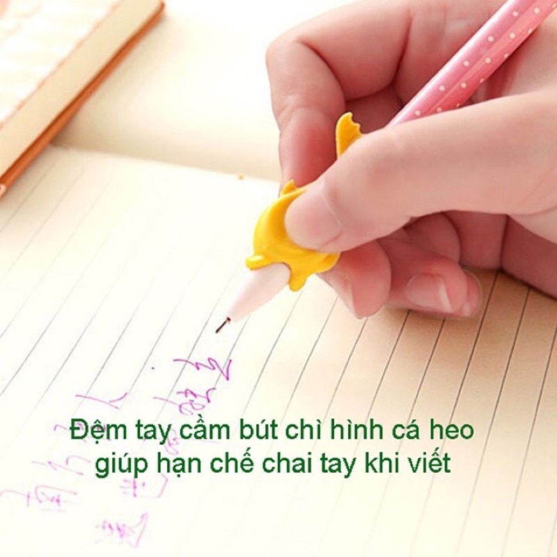 Đệm bút cầm tay cá heo thông minh cho bé tập viết siêu rẻ