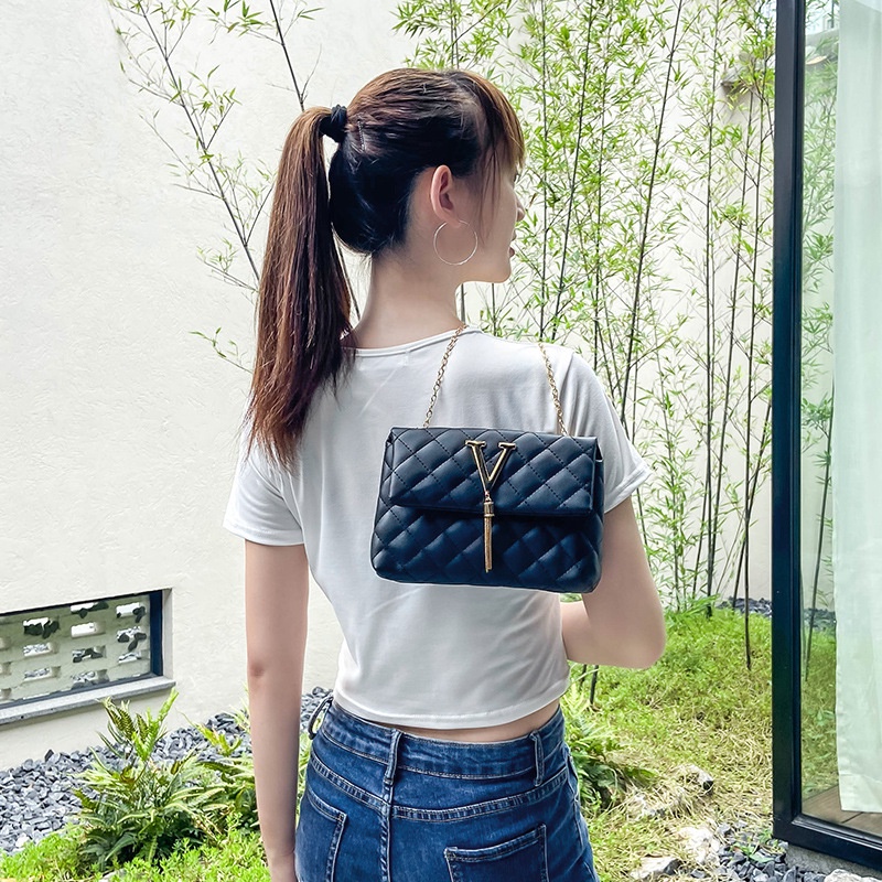 Túi Xách Đeo Vai Phối Tua Rua Đính Đá Thời Trang Sành Điệu