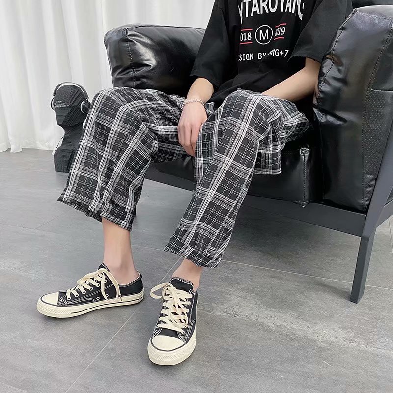 Quần dài ống rộng họa tiết sọc caro thời trang nam sành điệu. | BigBuy360 - bigbuy360.vn