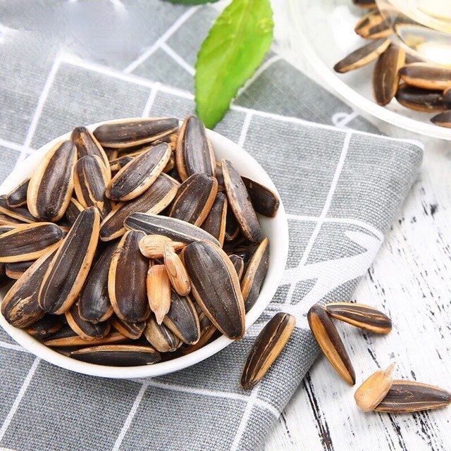 NỬA CÂN HƯỚNG DƯƠNG TẨM VỊ GIÒN TAN ĂN LÀ NGHIỀN