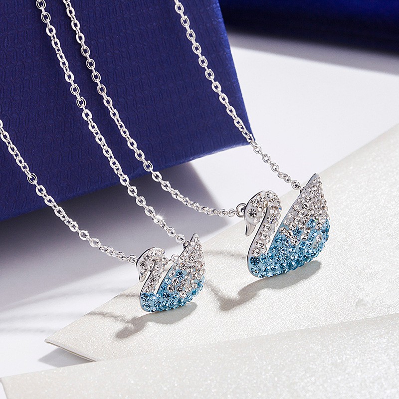 Dây chuyền mặt thiên nga màu Gradient Swarovski thời trang cho nữ