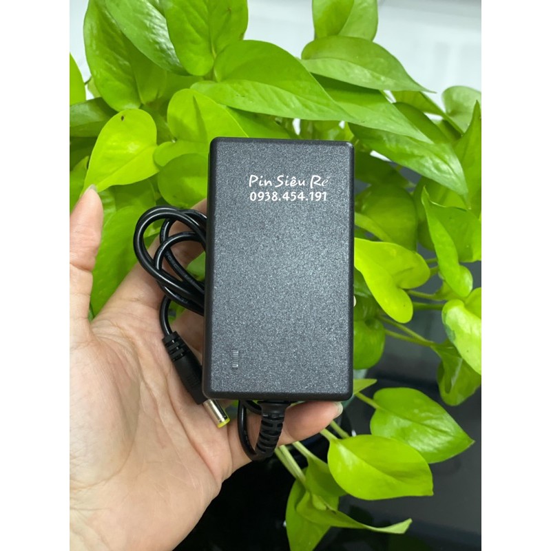 Sac 4s 16,8v 2A có đèn báo sạc