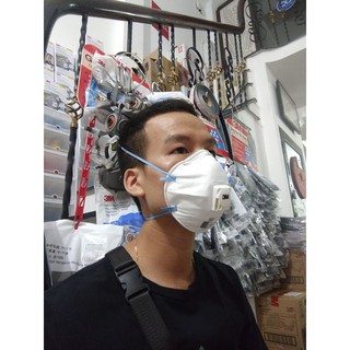 1 Chiếc Khẩu Trang 3M 8822