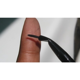 Cọ vẽ eyeliner ELF Angled eyeliner brush