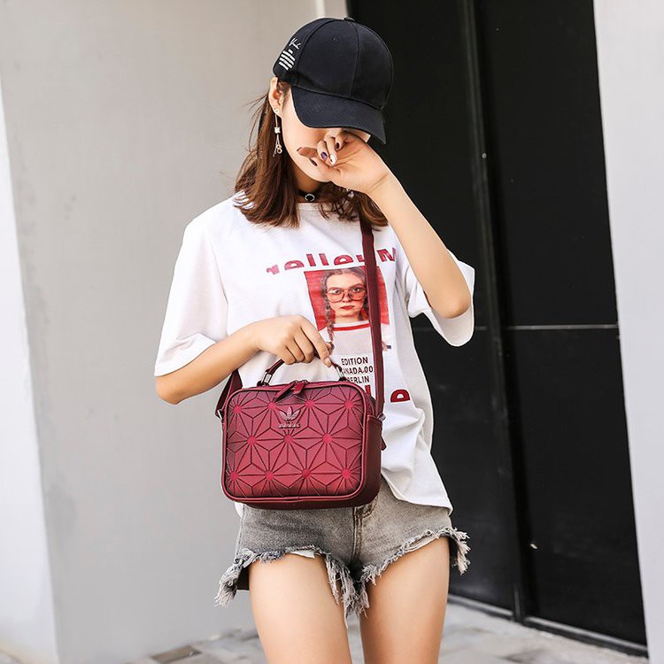 Hàng Có Sẵn!! Túi Đeo Vai Adidas 3d | BigBuy360 - bigbuy360.vn