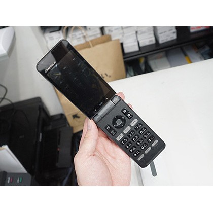 (Máy mới 99%) Điện thoại Nhật Bản Kyocera Gnatina 4g Chính hãng-Chống nước,chống va đập thumbnail