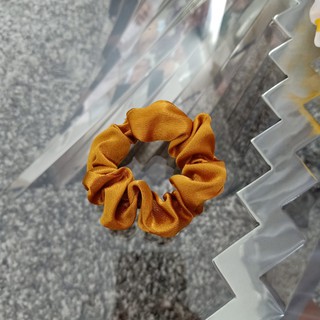 Cột tóc scrunchies trơn xinh xắn